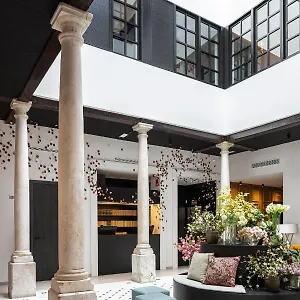 Toc Hostal